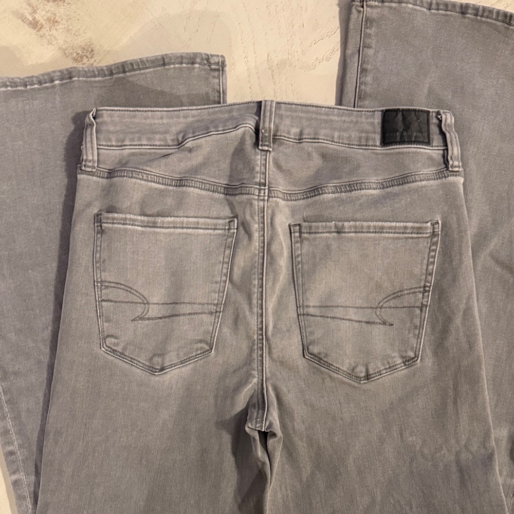 American Eagle Outfitters Women's Light Gray Next Level Stretch Flare Jeans 8S - Picture 9 of 11